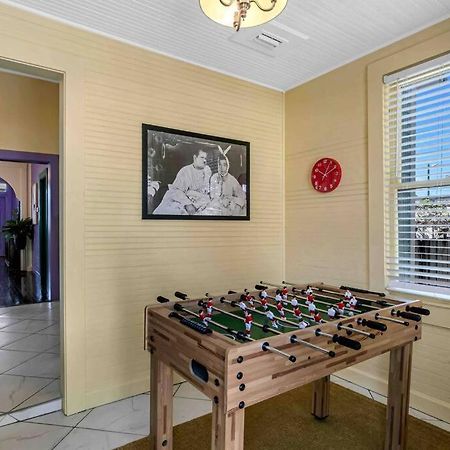 טאמפה Friends Airbnb Themed 2Bed 2Bath Walkable To All Of Ybor מראה חיצוני תמונה