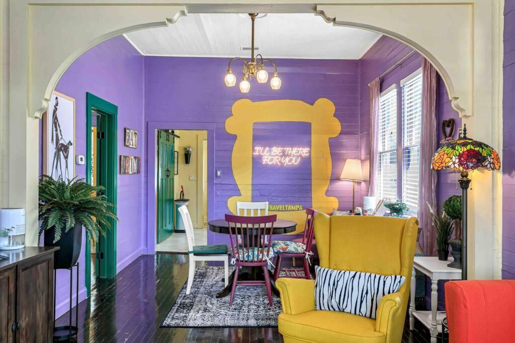 טאמפה Friends Airbnb Themed 2Bed 2Bath Walkable To All Of Ybor מראה חיצוני תמונה