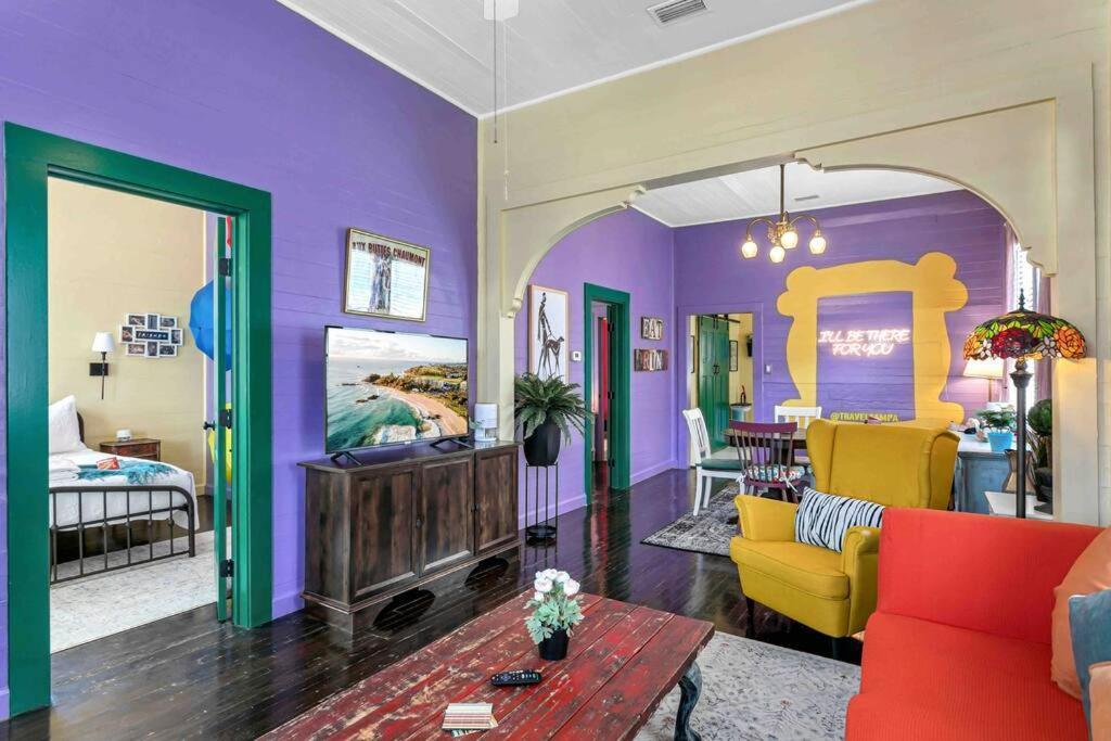 טאמפה Friends Airbnb Themed 2Bed 2Bath Walkable To All Of Ybor מראה חיצוני תמונה