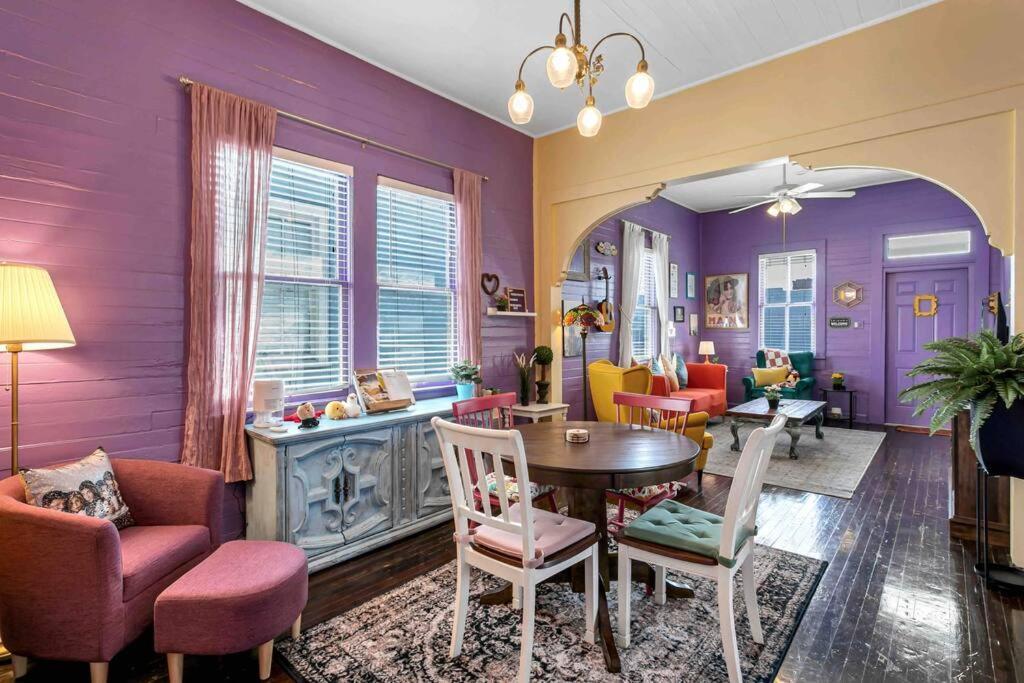 טאמפה Friends Airbnb Themed 2Bed 2Bath Walkable To All Of Ybor מראה חיצוני תמונה