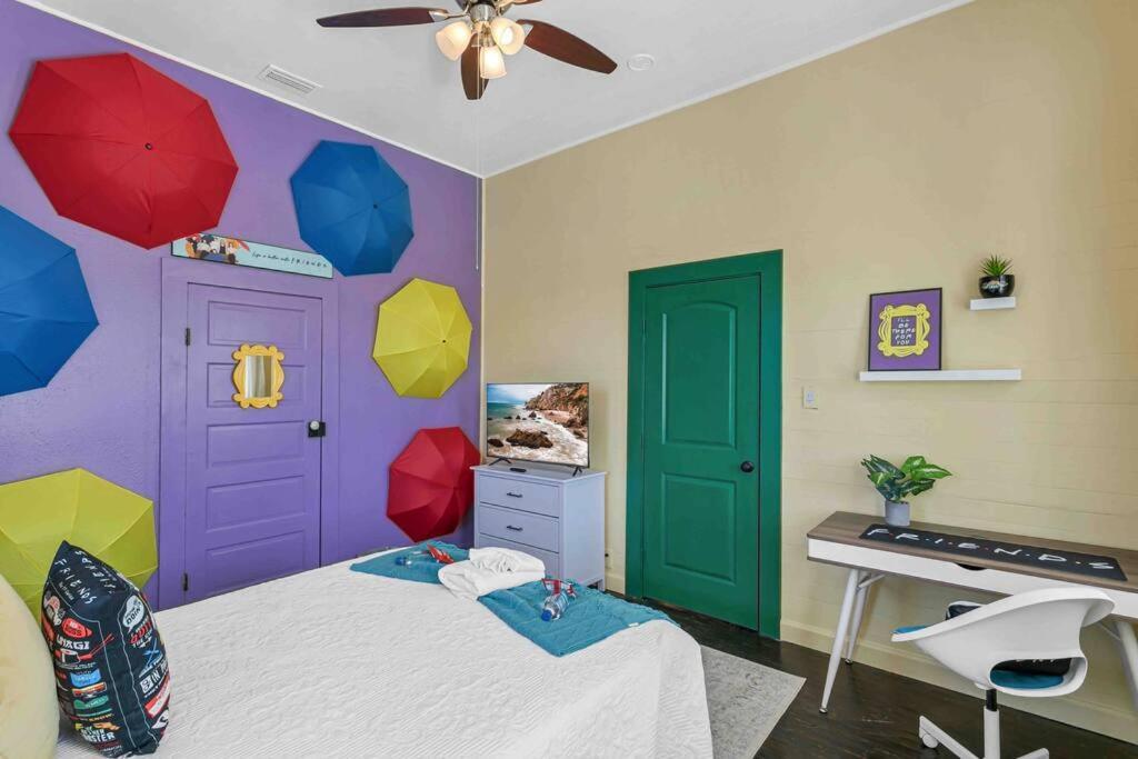 טאמפה Friends Airbnb Themed 2Bed 2Bath Walkable To All Of Ybor מראה חיצוני תמונה